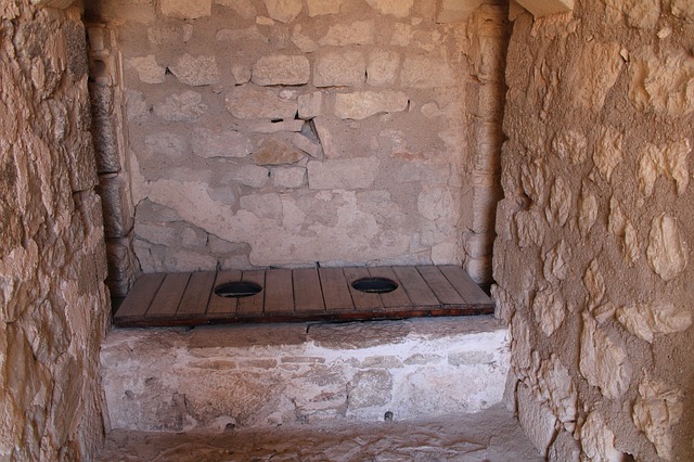 latríny na hradě